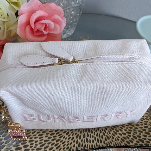 Burberry - Picture 8 of 10